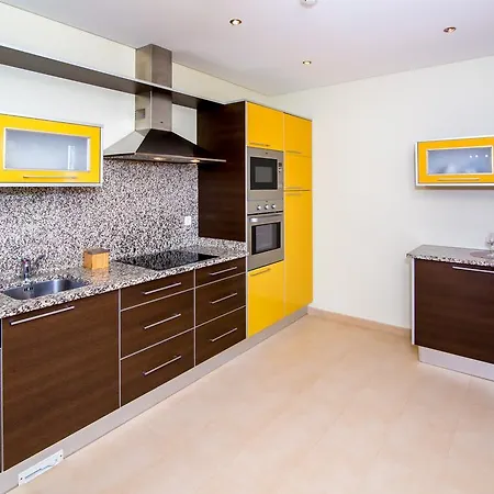 Appartamento Pine Tree Seaside 500m To