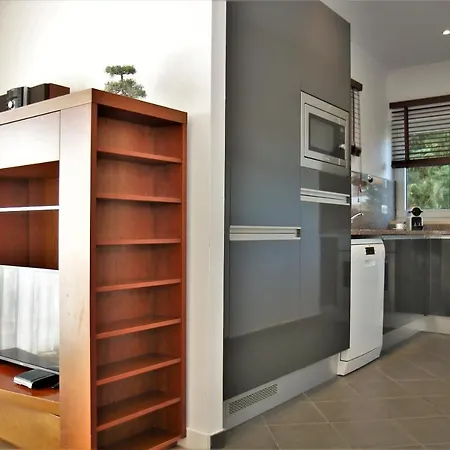 Apartamento Pine Tree - Da Coelha - *