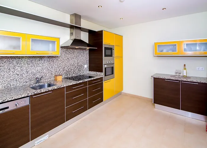 Apartman Pine Tree Seaside 500m To