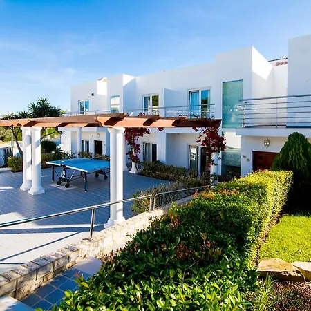 Pine Tree Seaside Apartments 500M To Beach Апартаменты Албуфейра