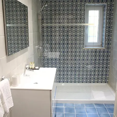 Pine Tree Seaside Apartments 500M To Beach Апартаменты Албуфейра