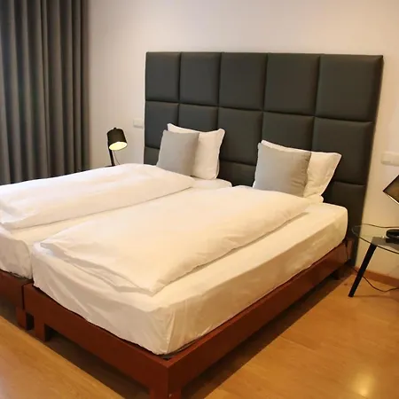 Pine Tree Seaside Apartments 500M To Beach Апартаменты *