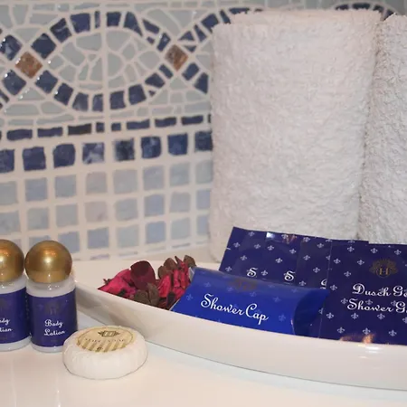 Апартаменты Pine Tree Seaside Apartments 500M To Beach Албуфейра