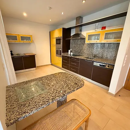 Apartament Pine Tree Seaside 500m To