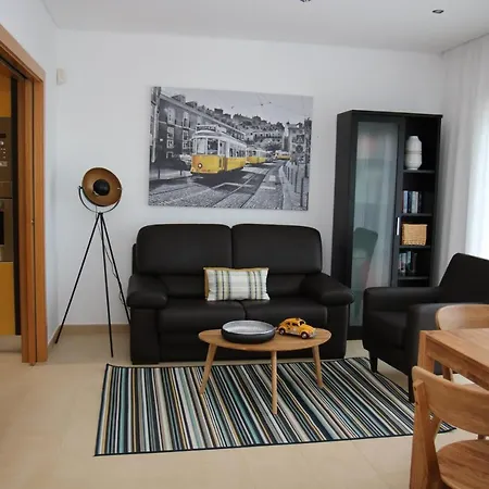 Pine Tree Seaside Apartments 500M To Beach *